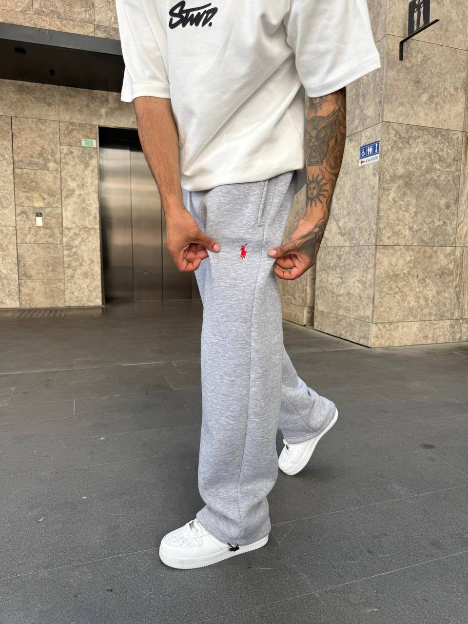 JOGGER AND JOGGING