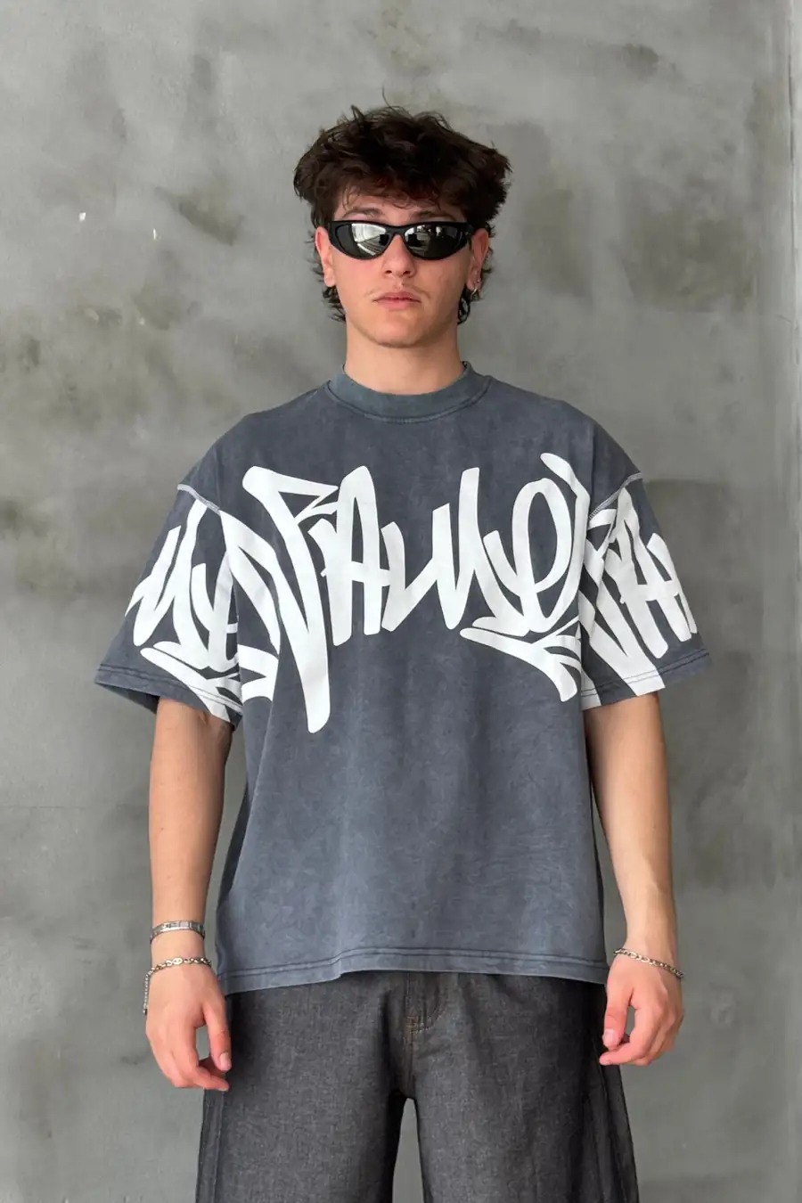 T-SHIRT GRAPHIC DESIGN