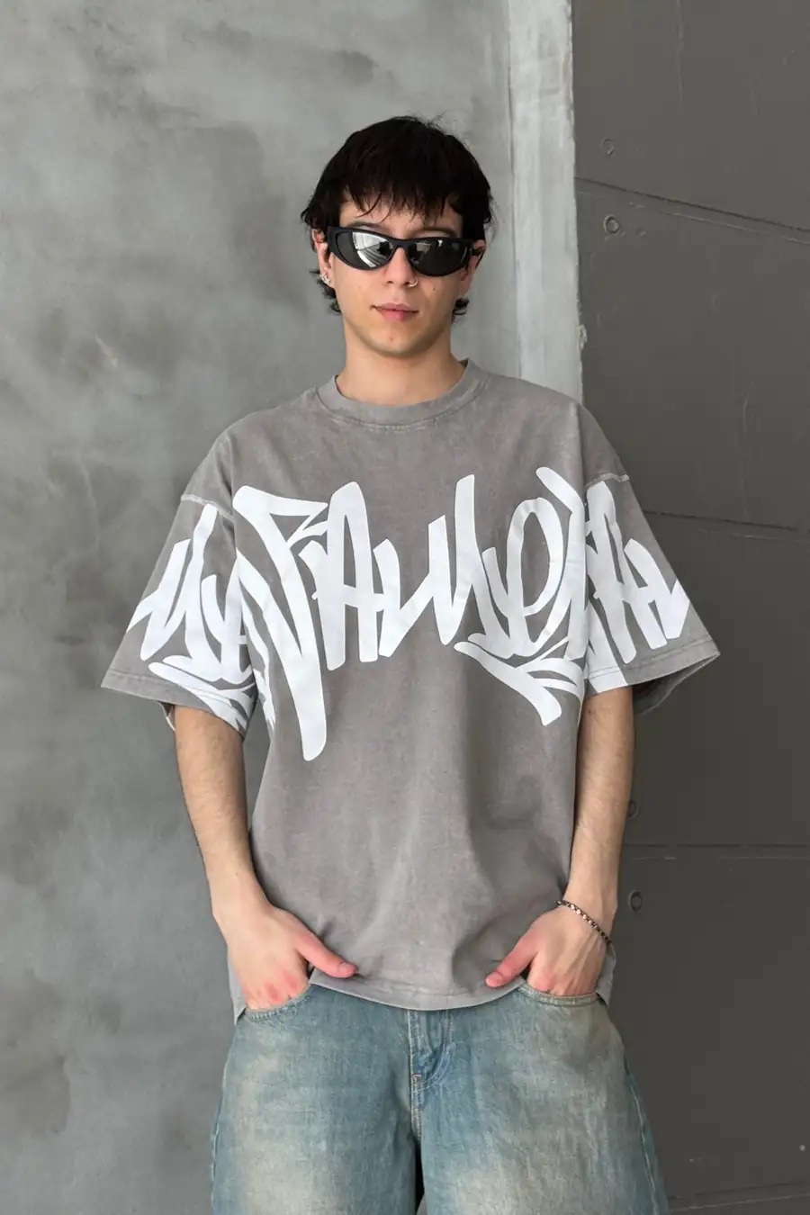 T-SHIRT GRAPHIC DESIGN